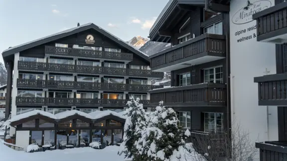 Hotel Mirabeau Zermatt Exterior Winter