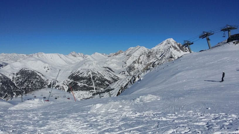 Sauze dOulx skiing