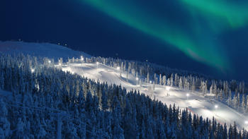 Northern Lights Above Alpine Training Park Levi (1)