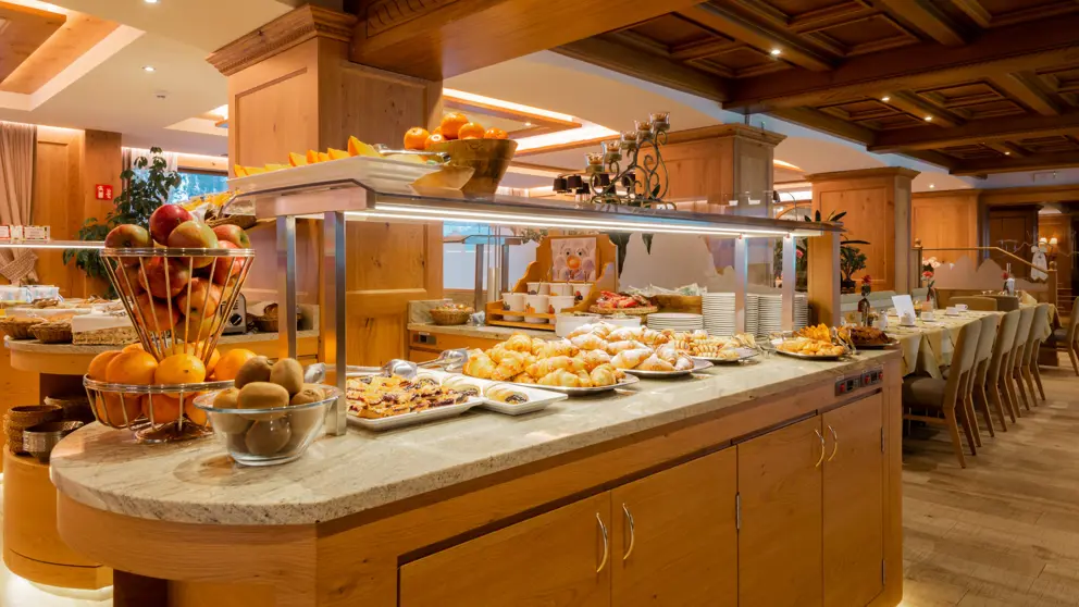Hotel Cesa Tyrol Buffet [3]