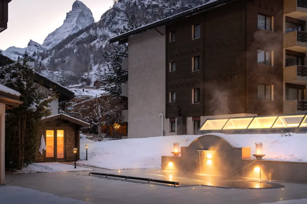 Hotel Mirabeau Hotel And Spa Zermatt Outdoor Pool [1]