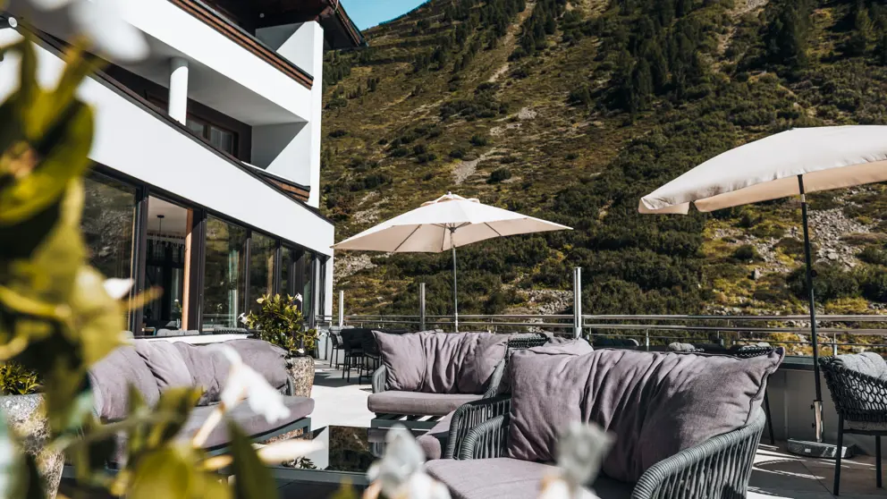 Alpina Deluxe Resort Obergurgl Terrace [2]