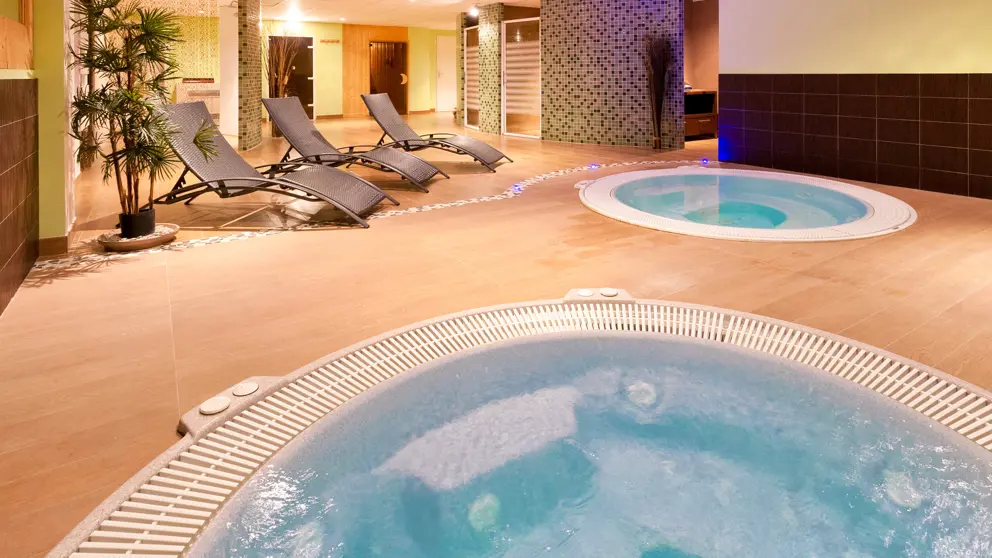Hotel Le Panorama Les Deux Alpes Hot Tub [2]