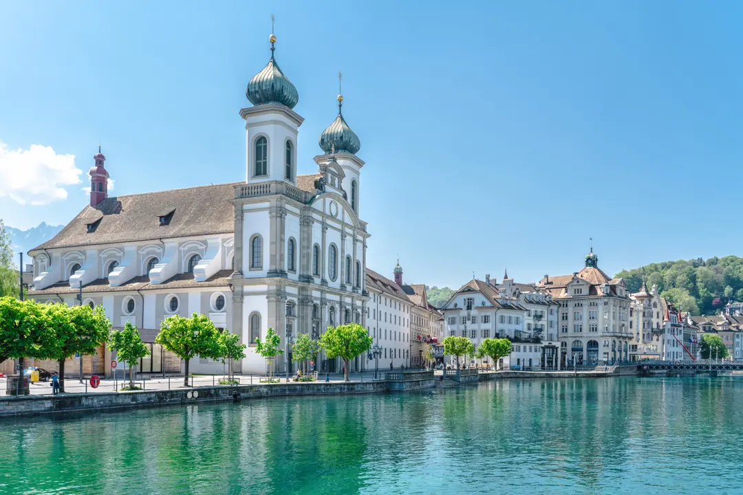 Jesuit Church and River Reuss ©Luzern Tourismus/Laila Bosco
