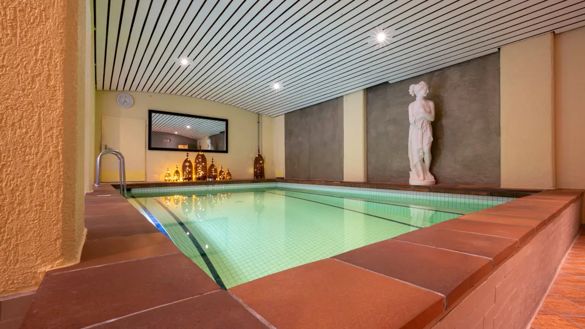 Seiler's Vintage Hotel Kandersteg Indoor Pool