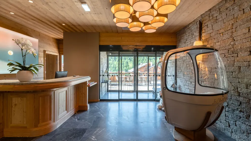 Hotel Chalet Blanc Montgenevre Reception [1]