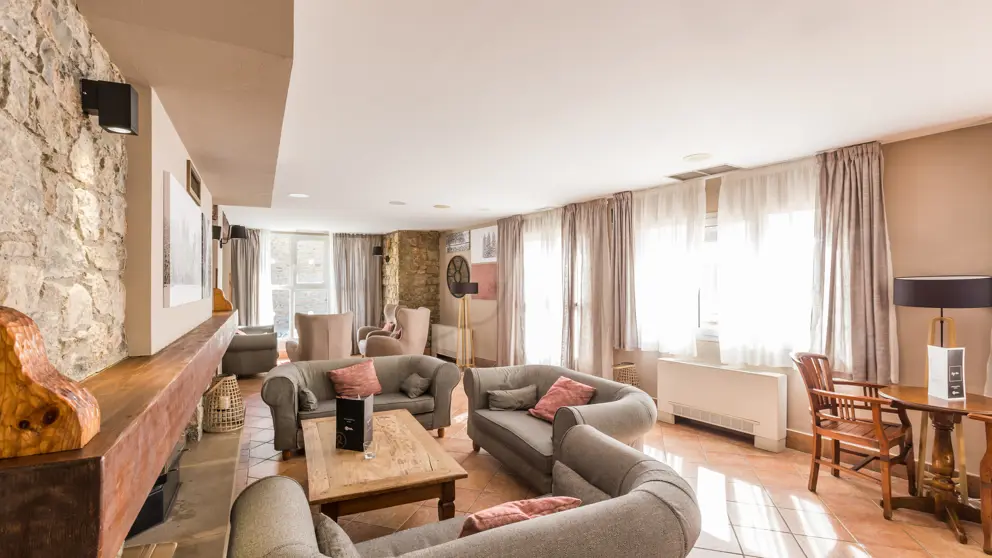 Grand Pas Hotel Pas De La Casa Lounge Area [6]