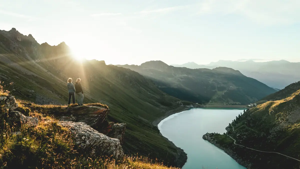 Nendaz hiking above Cleuson Dam