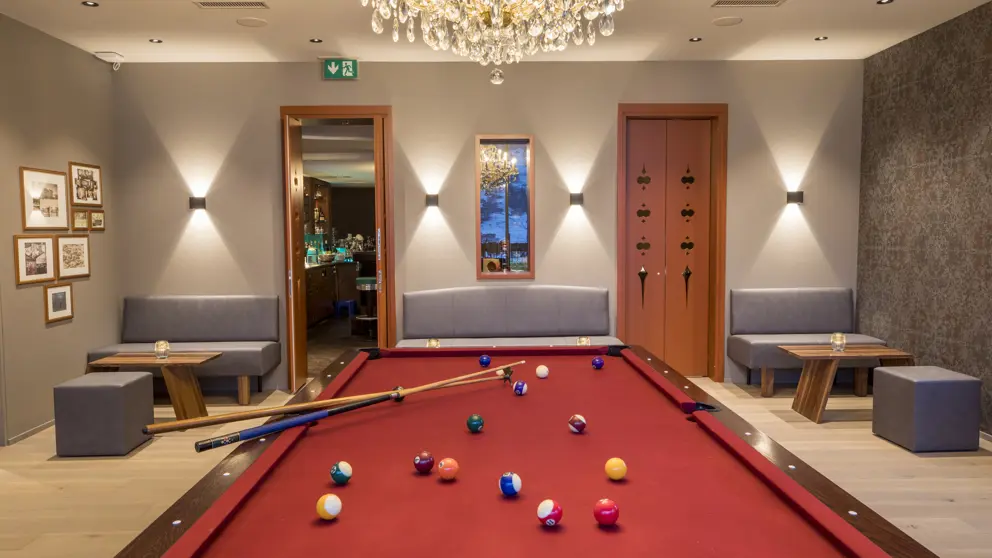 Hotel Belvedere Grindelwald Pool Table [9]