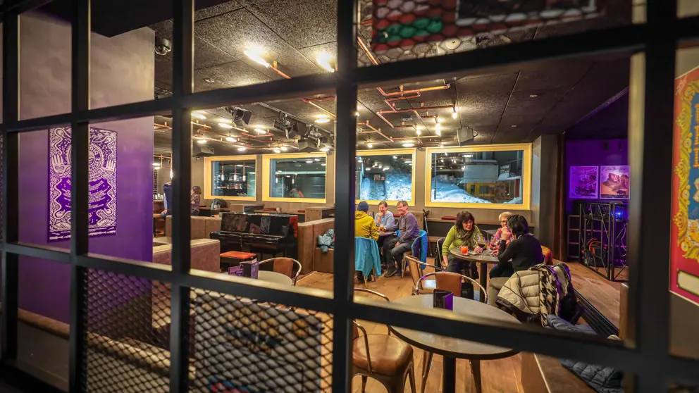 Revier Mountain Lodge - The Fox House Music Bar [2]