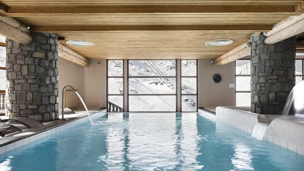 Residence Les Balcons Val Thorens Pool 2 [2]