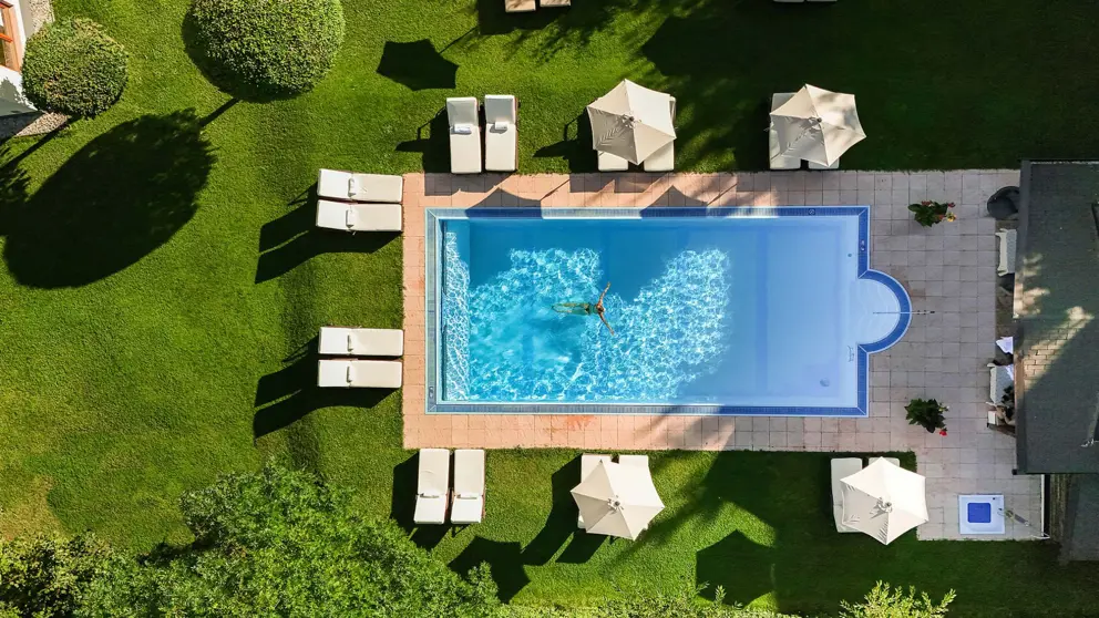 Alpenhotel Tirolerhof Neustift Swimming Pool [1]