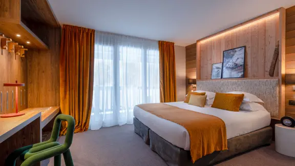 Superior mountain view bedroom