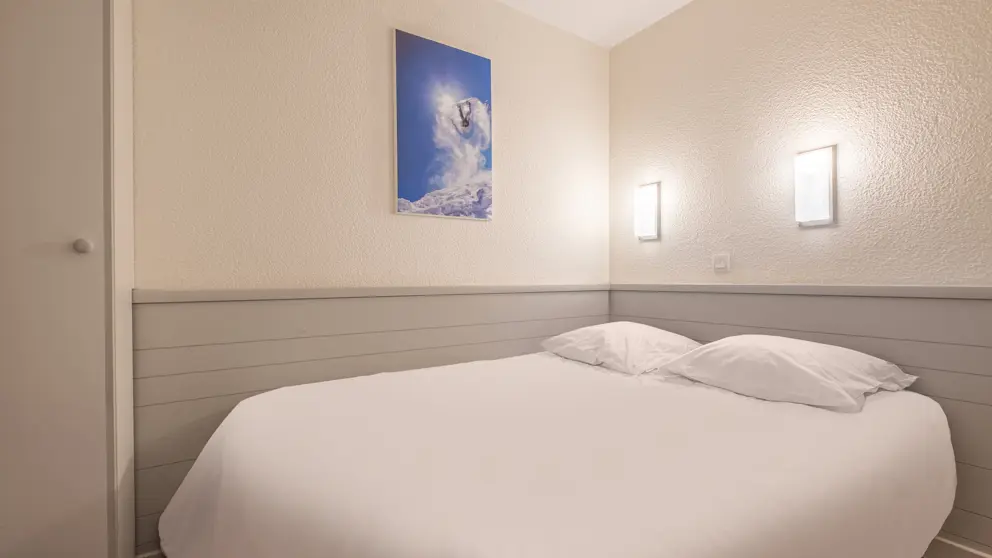 La Daille Apartments Val D'isere Typical Bedroom [3]