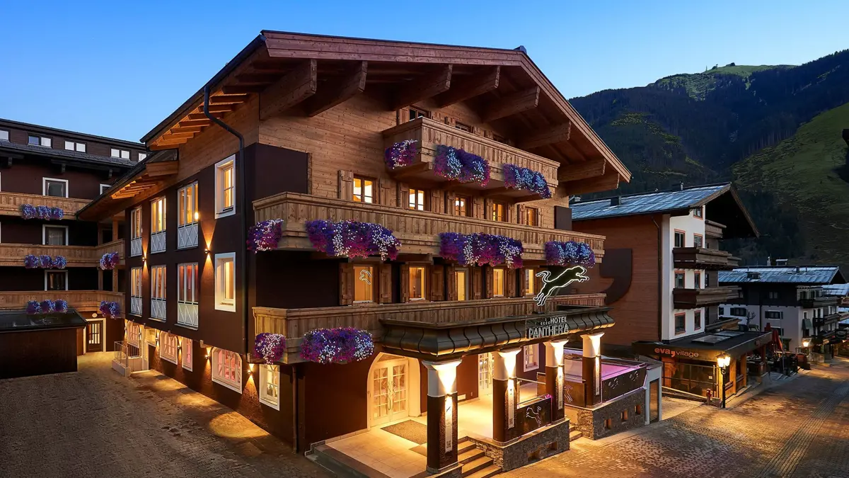 Hotel Panthera Saalbach Exterior