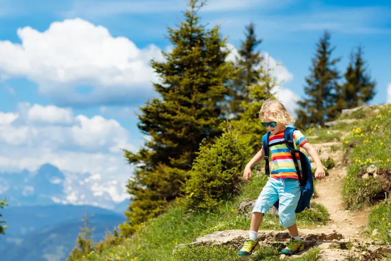 Kids Fly Free Deals Page Banner Image (1)