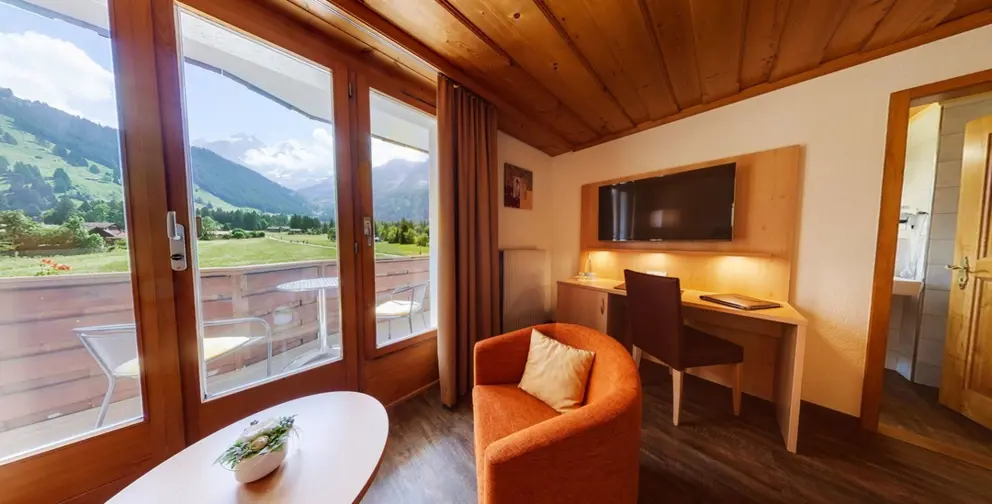 Hotel Bernerhof Kandersteg Superior Lounge Room
