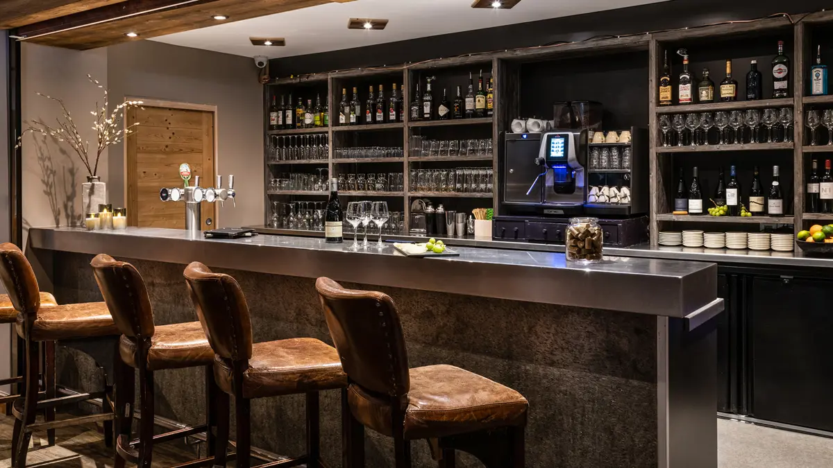 Ski Lodge Apartments Val D'isere Bar (1)