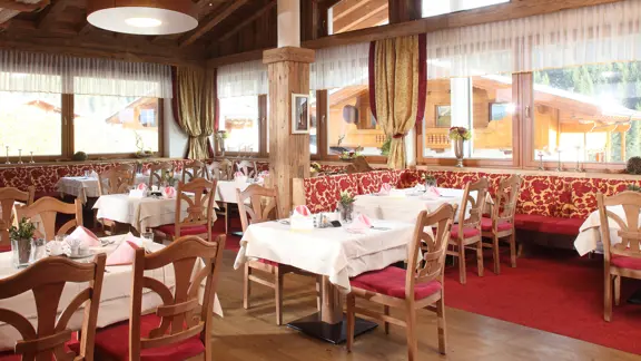 Hotel Alphof Alpbach Dining Room