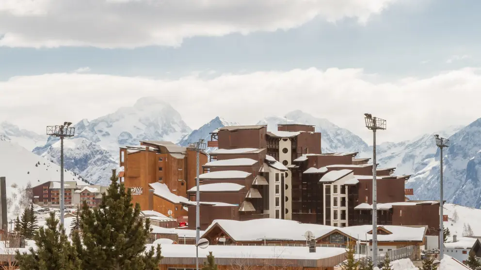 L'ours Blanc Apartments Alpe D'huez Exterior [2]