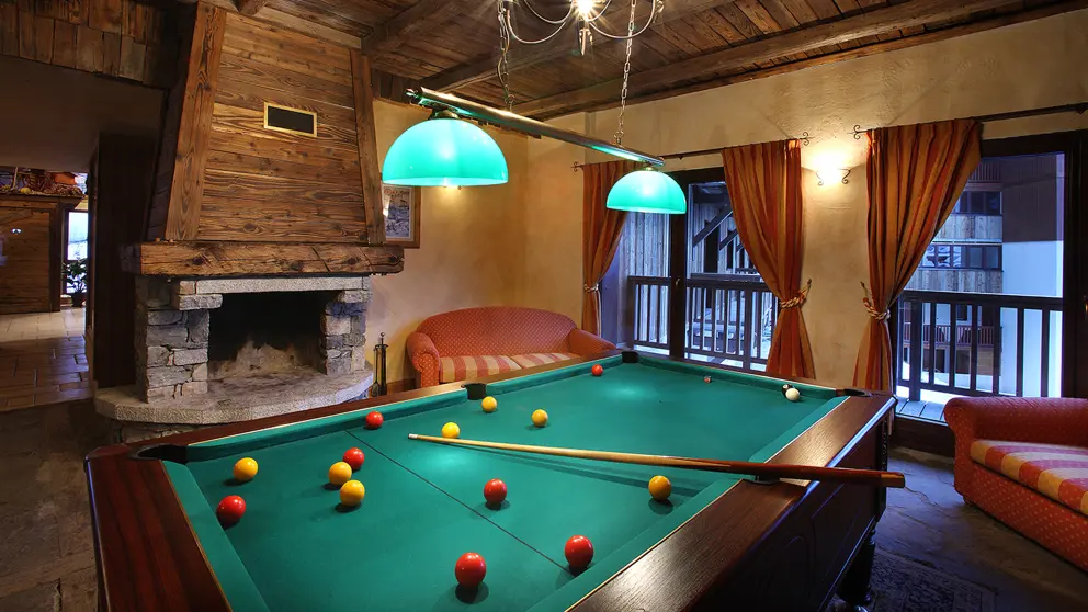 Residence Les Arolles Les Arcs Reception Pool Table [6]