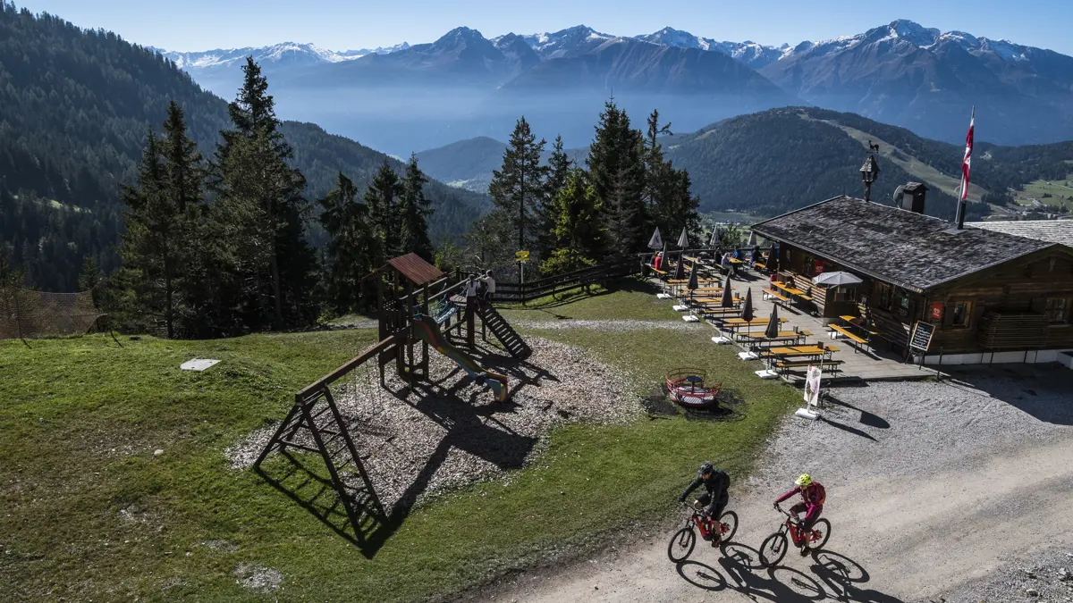 E Bikes at Hochegg Alm ©Region Seefeld/Andreas Kern