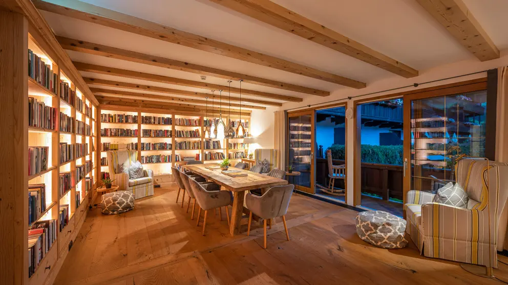 Hotel Boglerhof Alpbach Library [5]