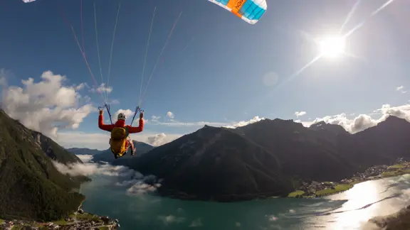 Lake Achensee Paragliding Copyright Achensee Tourismus Fabio Keck Bergkult Productions
