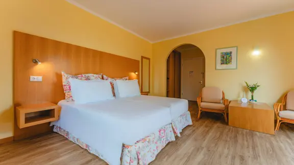 Twin garden view room