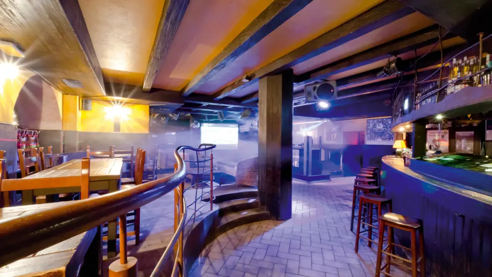 Hotel Dolomiti, Canazei, Kaiserkellar Bar (Cellar Bar) [6]