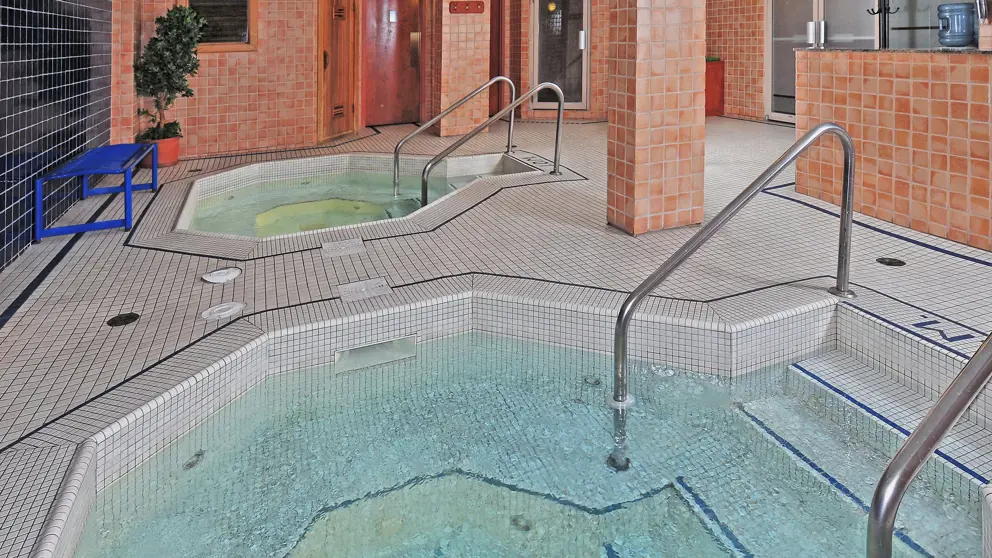 Ptarmigan Inn Banff Hot Pools [5]