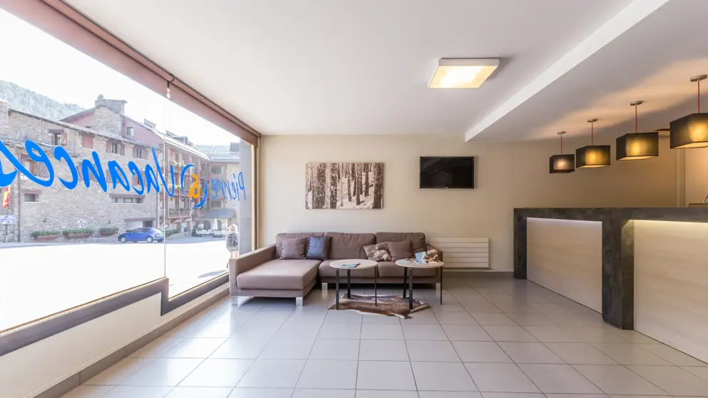Residence Andorra Apartments El Tarter Soldeu Reception [2]