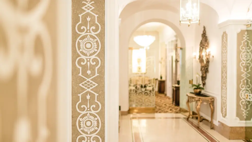 Hotel Meranerhof Merano Lobby [6]