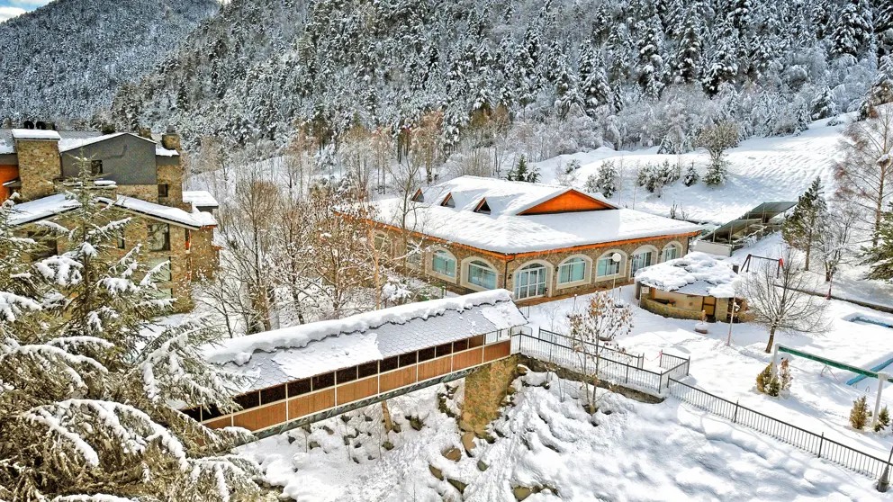 Hotel Sant Gothard Arinsal Winter Bridge Exterior [1]