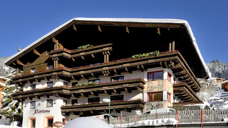 Hotel Kristiana Saalbach Exterior
