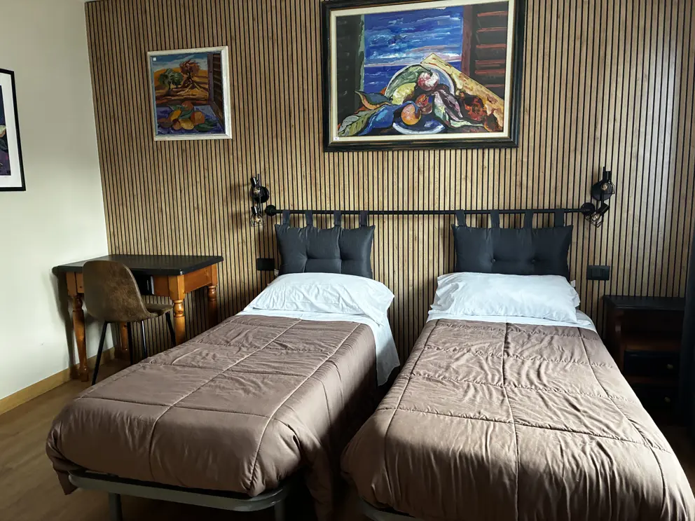 Hotel Genevris Cing Twin Room 1
