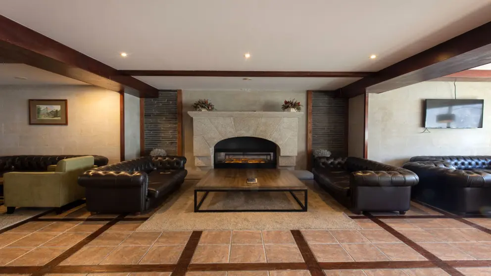 Hotel Piolets Lounge [5]