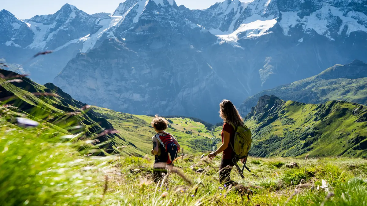 Hiking In The Flower Valley In Mürren ©Jungfrau Region Tourism