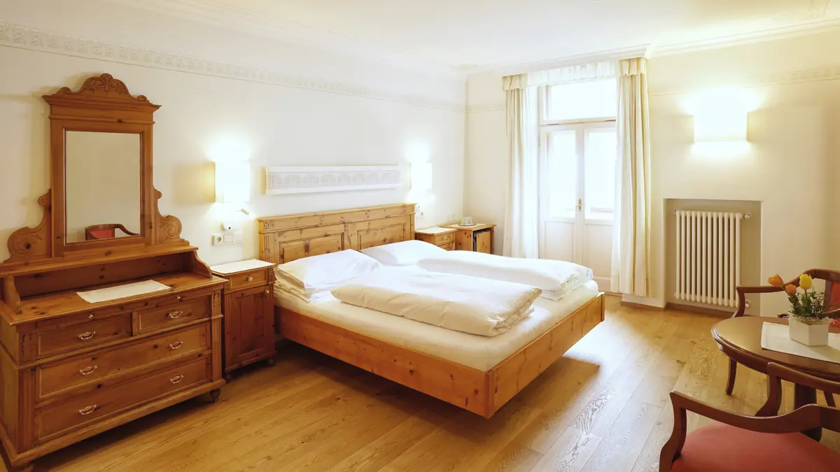 Inghams Italy Dolomites Kronplatz Hotel Monte Paraccia Classic Deluxe Bedroom