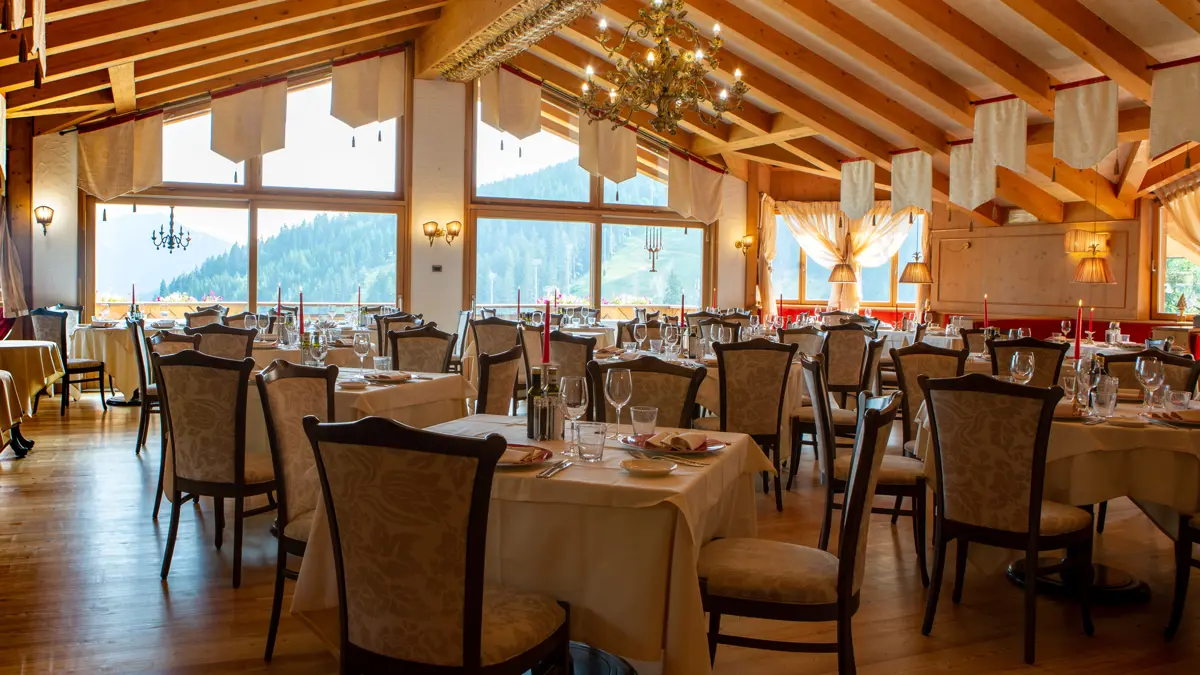 Hotel Cristal Palace Madonna Di Campiglio Communal Spaces (14)
