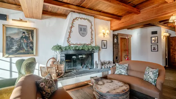 Hotel Breithorn Champoluc Aosta Valley Hall (9)