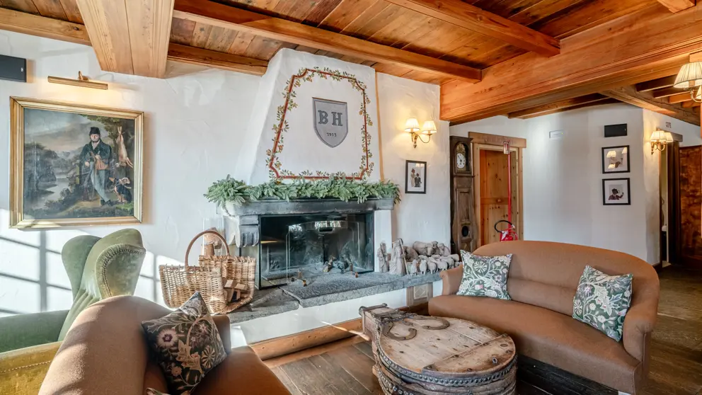Hotel Breithorn Champoluc Aosta Valley Hall (9)