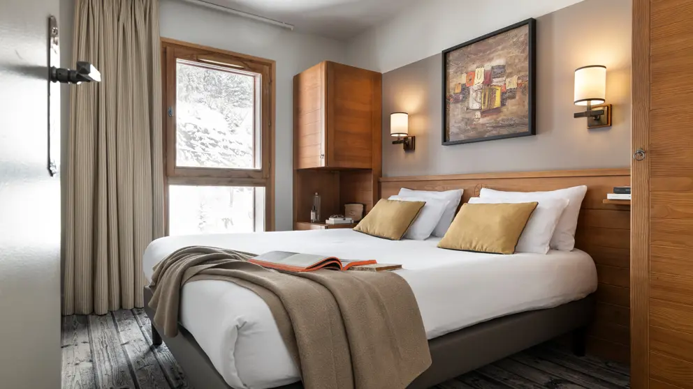Montsoleil Terrasses D'eos Apartments Flaine One Bedroom Apartment Double Bedroom [3]
