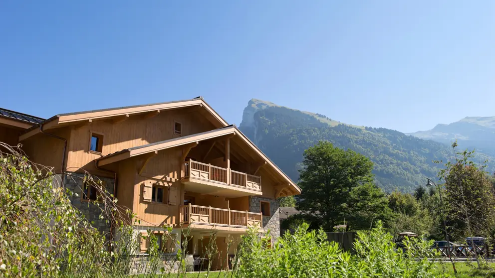 Residence La Reine Des Pres Samoens Hotel Exterior [6]