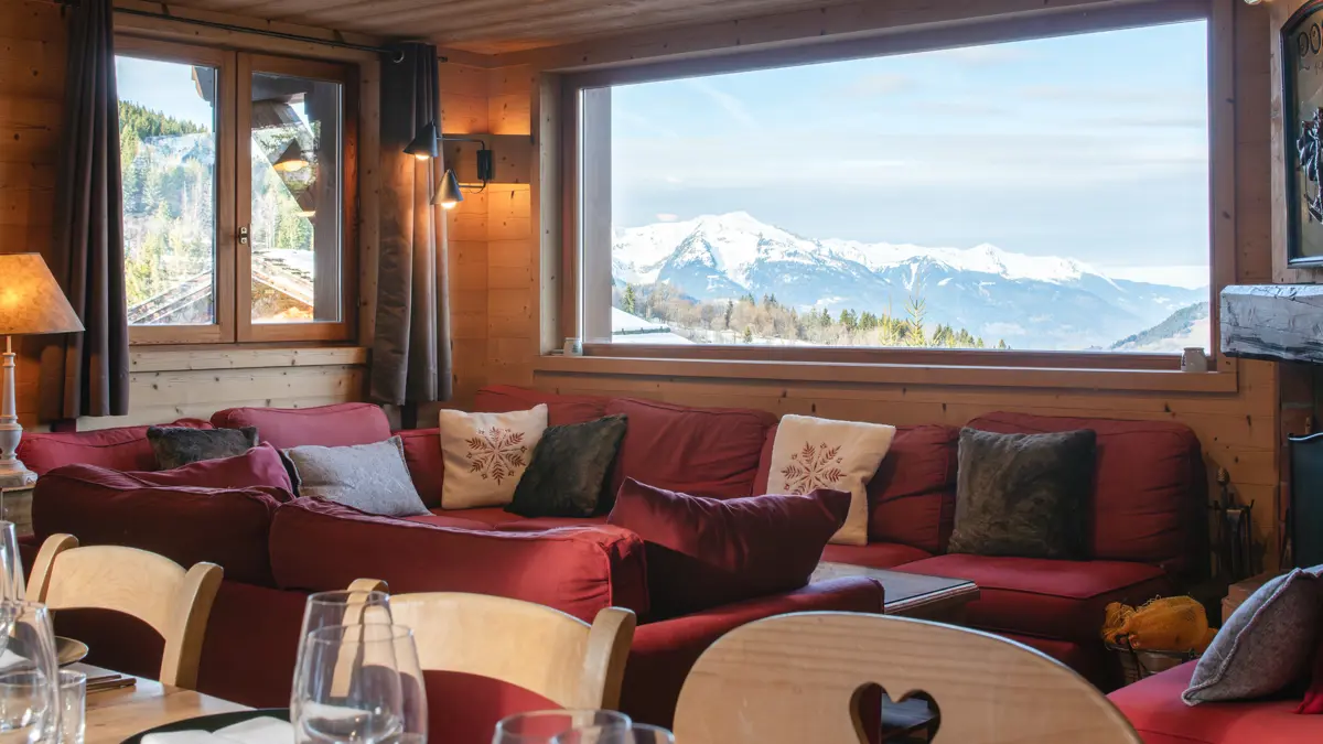 Chalet Jardin Alpin La Tania Dining Room (3)