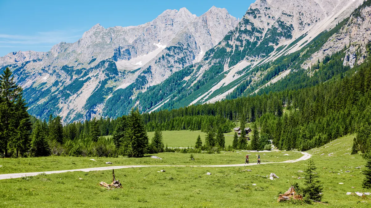Bike ride through Karwendel Valley ©Region Seefeld
