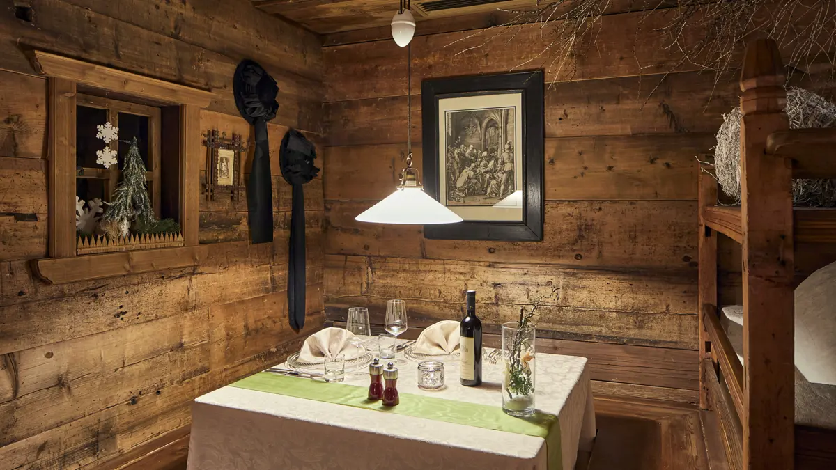 Inghams Italy Dolomites Corvara Sporthotel Panorama Stube