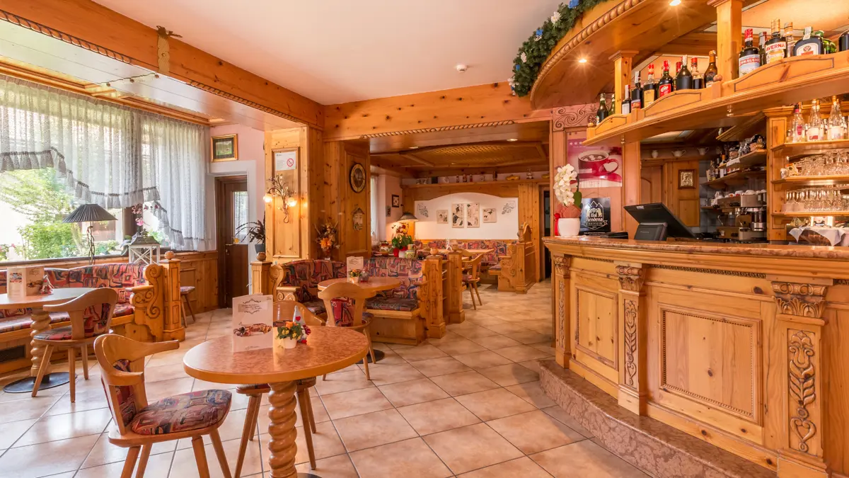 Inghams Italy Dolomites Pinzolo Hotel Bellavista Pinzolo Bar