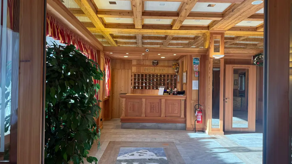 Hotel Breuil Cervinia Italy Lobby [4]