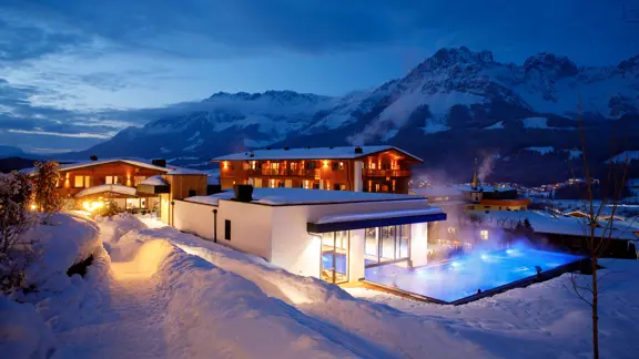 Hotel Der Bar Ellmau Infinity Pool (4)